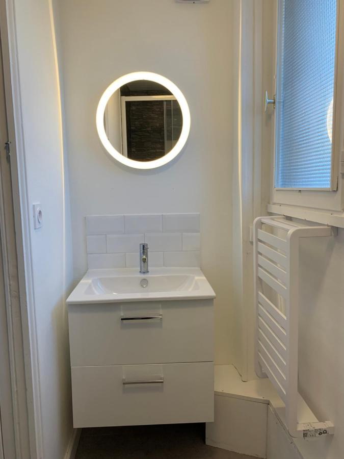 Apartamento Le Famillial , 2 Doubles Lits Faits Et Serviettes De Toilette Fournies Avec Parking Prive Gratuit Netflix, Disponible